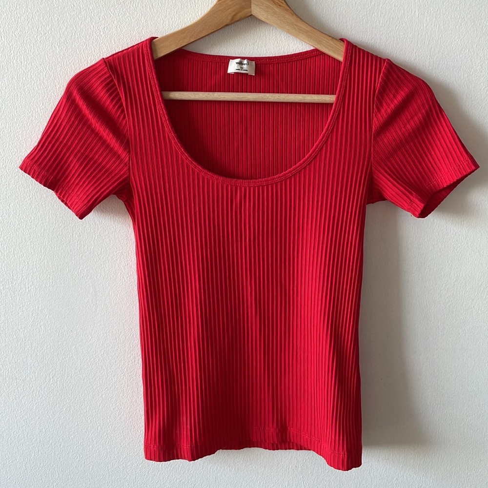 Aritzia Wilfred Maelle T-Shirt Bright Cherry Red XS